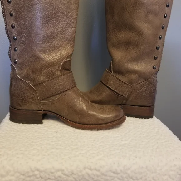 Johnny Ringo tall brown leather boots Size 7